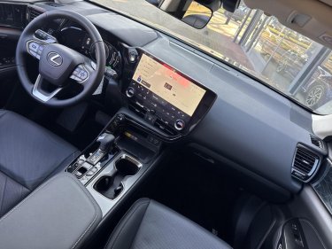 Foto van Lexus NX