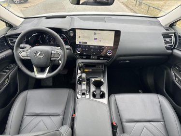 Foto van Lexus NX