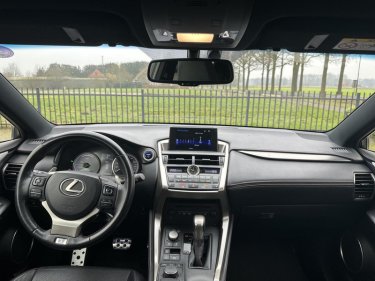 Foto van Lexus NX