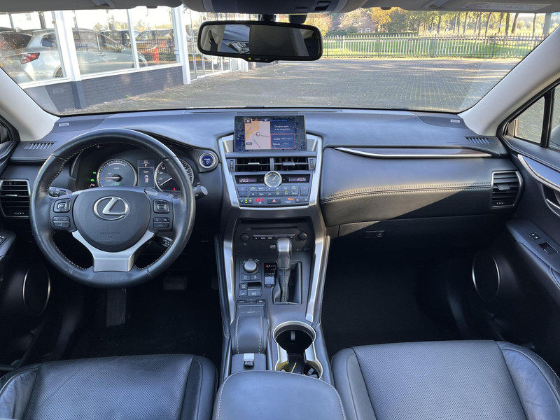 Foto van Lexus NX