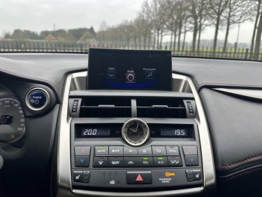 Foto van Lexus NX