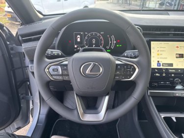 Foto van Lexus LBX