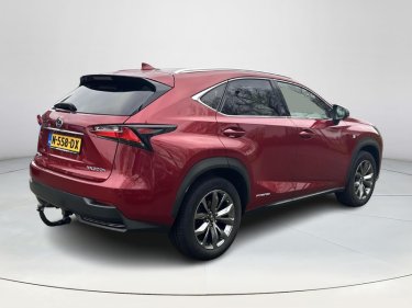 Foto van Lexus NX