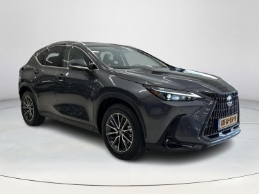 Foto van Lexus NX