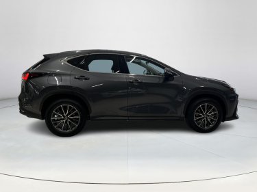 Foto van Lexus NX