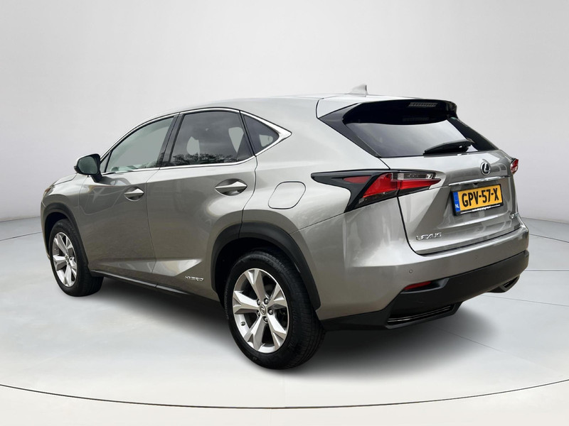 Foto van Lexus NX