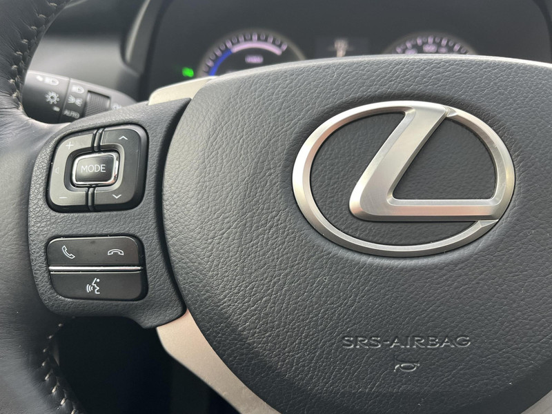 Foto van Lexus NX