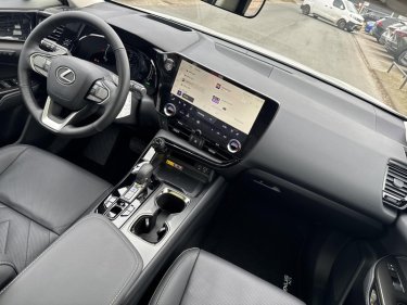 Foto van Lexus NX