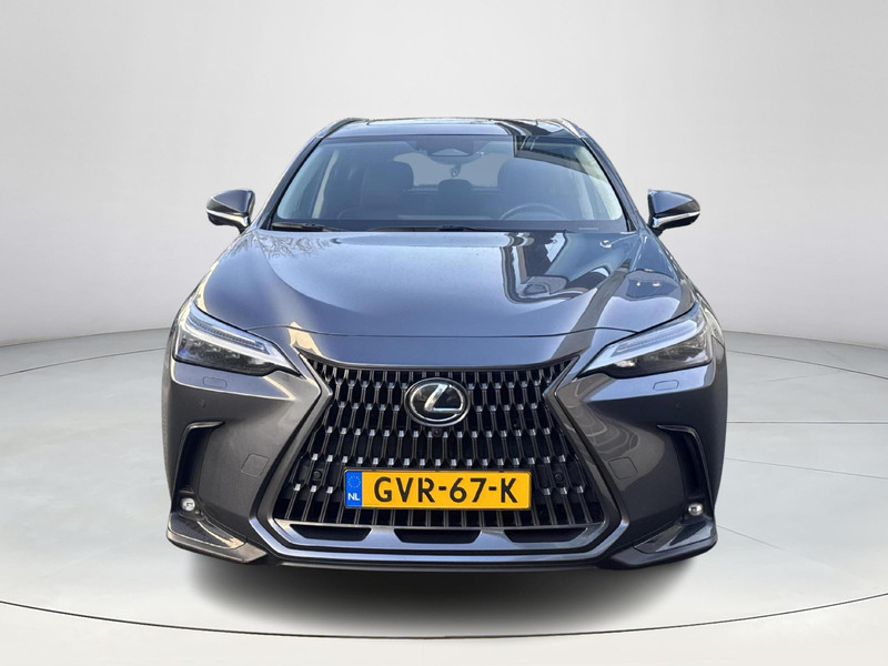 Foto van Lexus NX