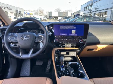 Foto van Lexus NX