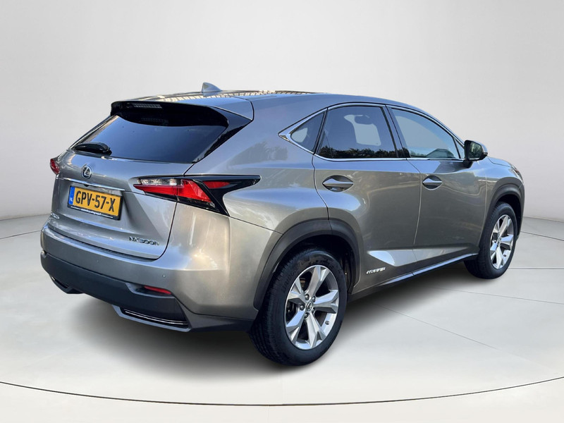 Foto van Lexus NX