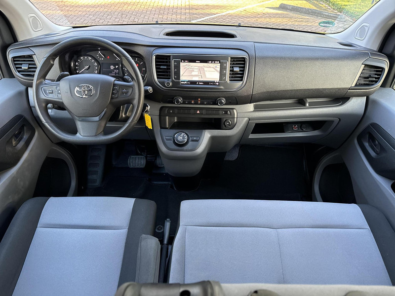 Foto van Toyota Proace Shuttle