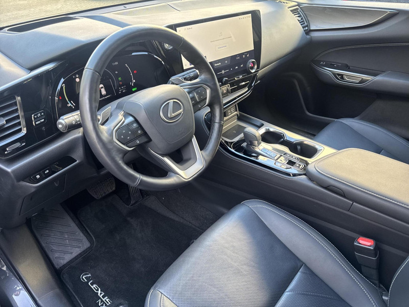 Foto van Lexus NX