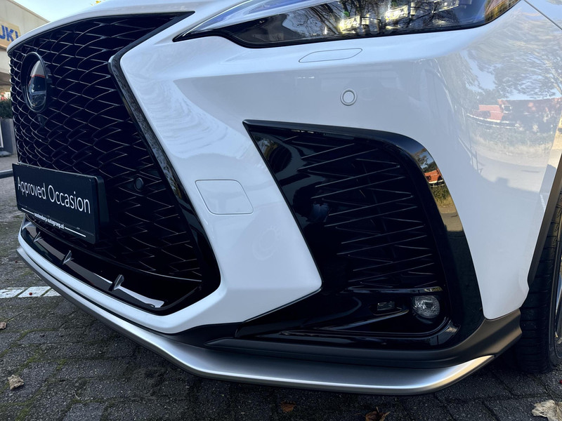 Foto van Lexus NX