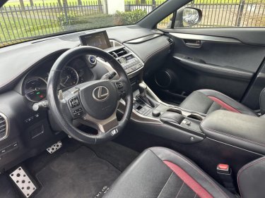 Foto van Lexus NX