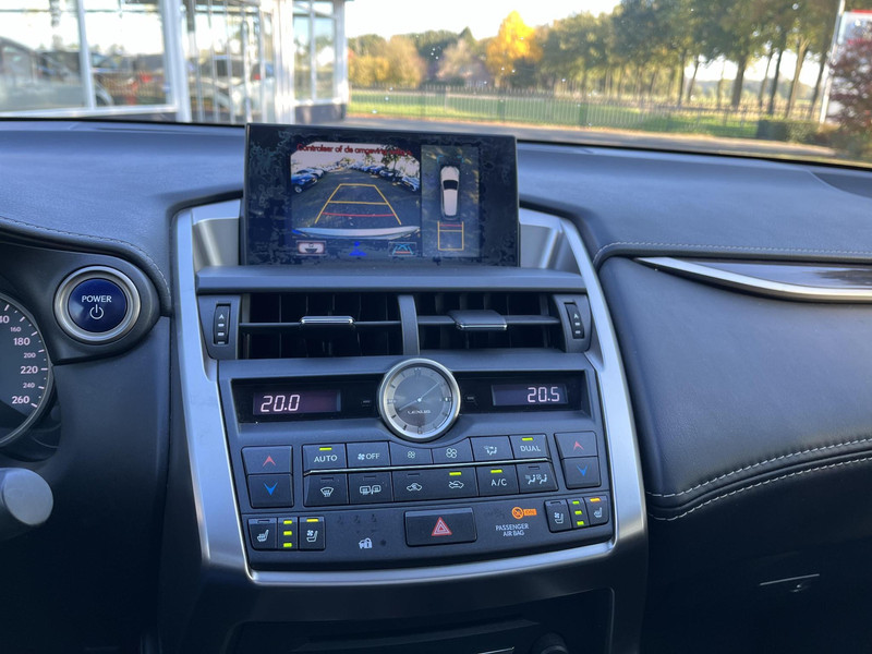 Foto van Lexus NX