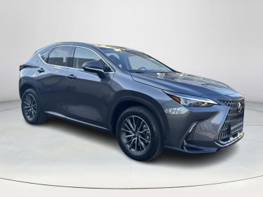 Foto van Lexus NX